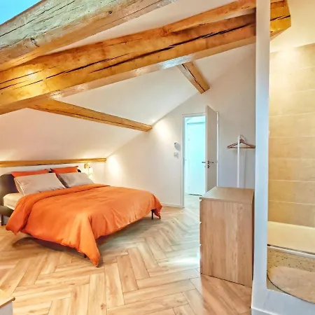 Le Quai Nimois Climatise Au Pied De La Gare דירה *