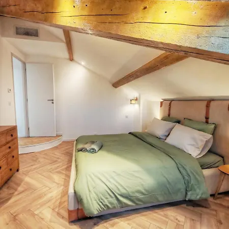 Le Quai Nimois Climatise Au Pied De La Gare * נים