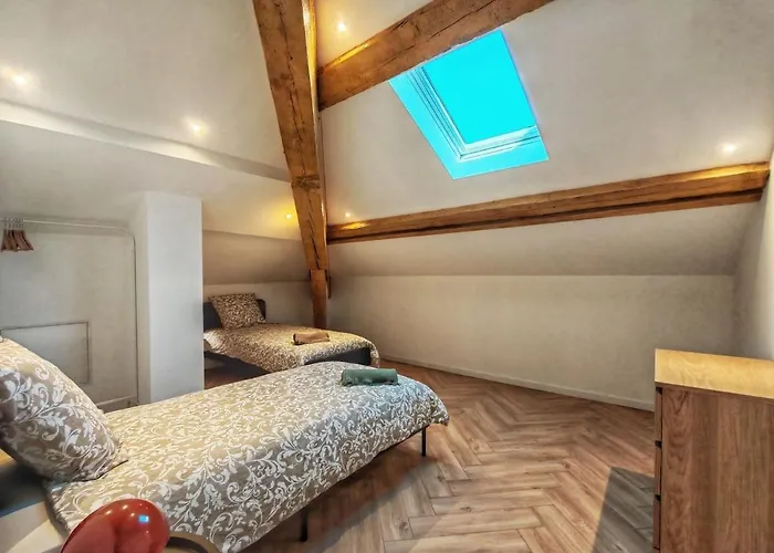 Le Quai Nimois Climatise Au Pied De La Gare נים