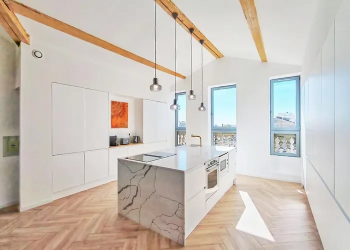 Le Quai Nimois Climatise Au Pied De La Gare *